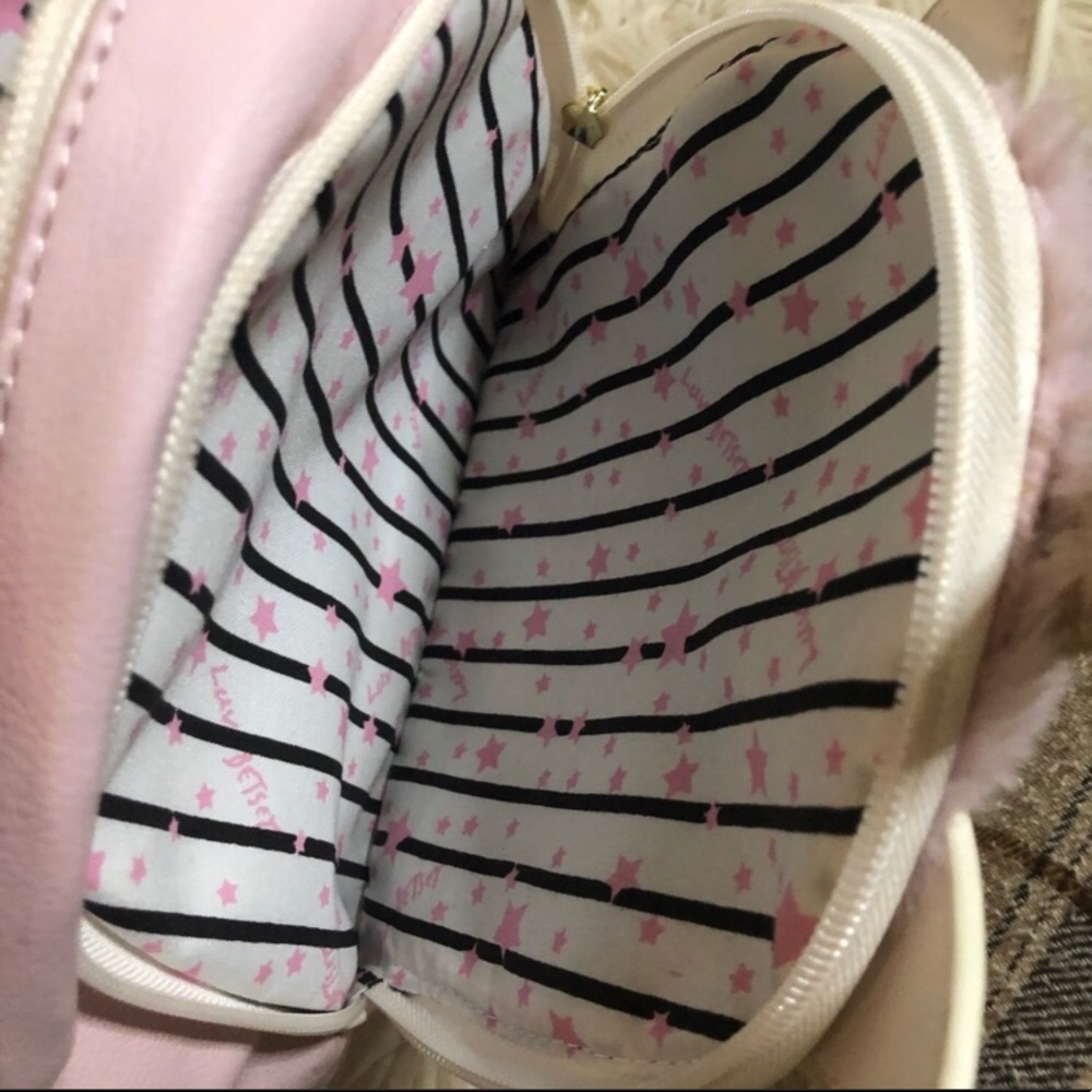 Backpack - Picture 7 of 9